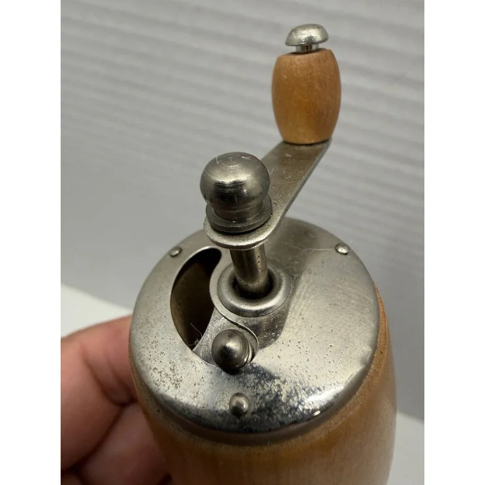 2ct Vintage Japan Salt and Pepper Shaker Grinder SET Light Wood and Chrome